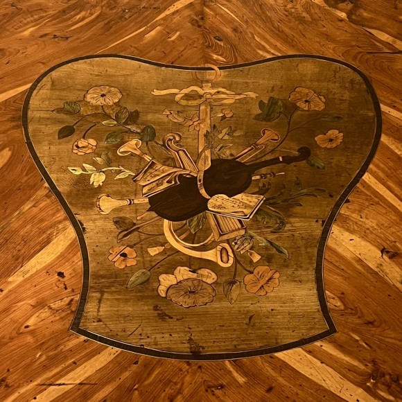 Commode galbée Sur 3 faces exceptionnel décor géom – Image 3