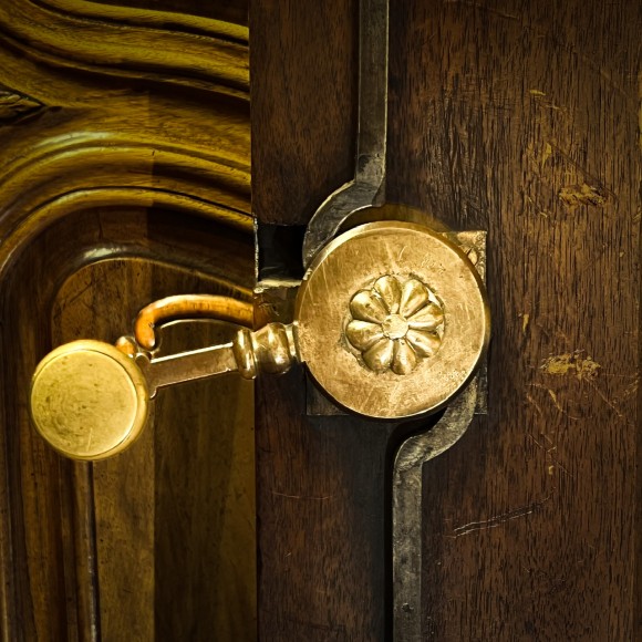 Buffet chapeau de gendarme Strasbourg XVIII ème – Image 3