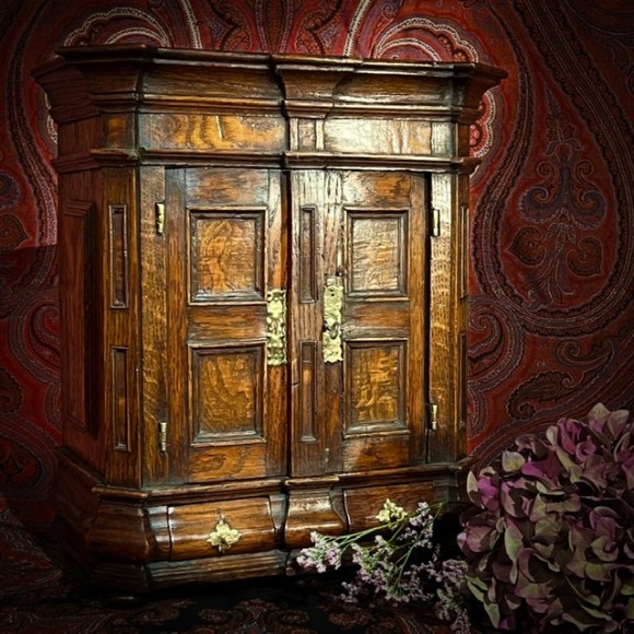 Armoire en diminutif dite de maîtrise 18 ème – Image 4