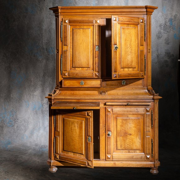 Rare Buffet deux corps noyer Alsace XVIII ème – Image 2