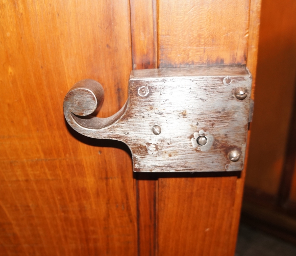 Buffet 4 portes Louis XVI – Image 3