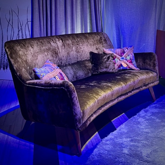 Canapé vintage et 2 fauteuils velours années 1960 – Image 3