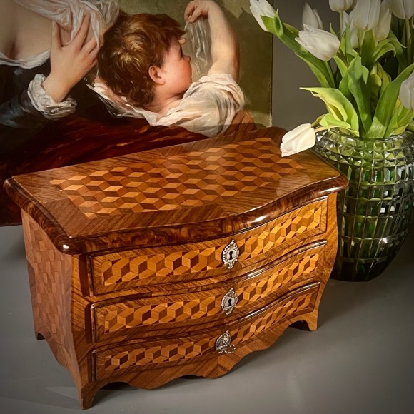 Commode dite de maîtrise marquetée Alsace 18 eme – Image 2