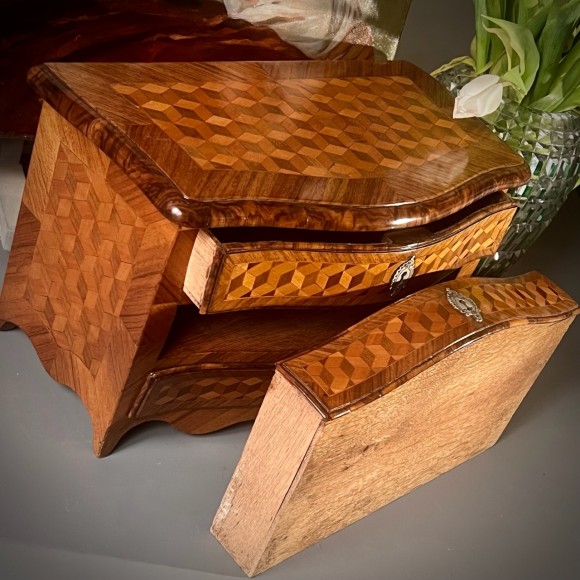 Commode dite de maîtrise marquetée Alsace 18 eme – Image 4