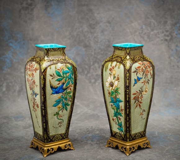 PAIRE DE VASES THEODORE DECK AVEC SOCLE BRONZE – Image 2