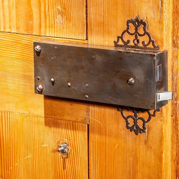 Armoire Alsacienne à Coussins – Image 3