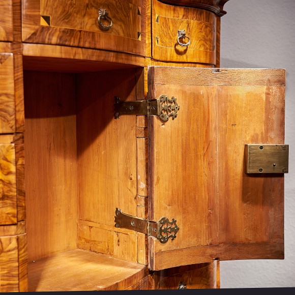 Cabinet scriban marqueté de noyer XVIII 7me siècle – Image 7