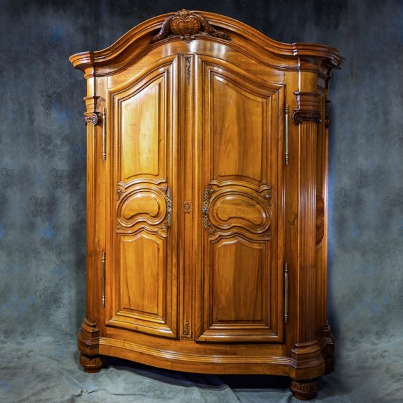Armoire Strasbourg noyer XVIII ème galbée – Image 3