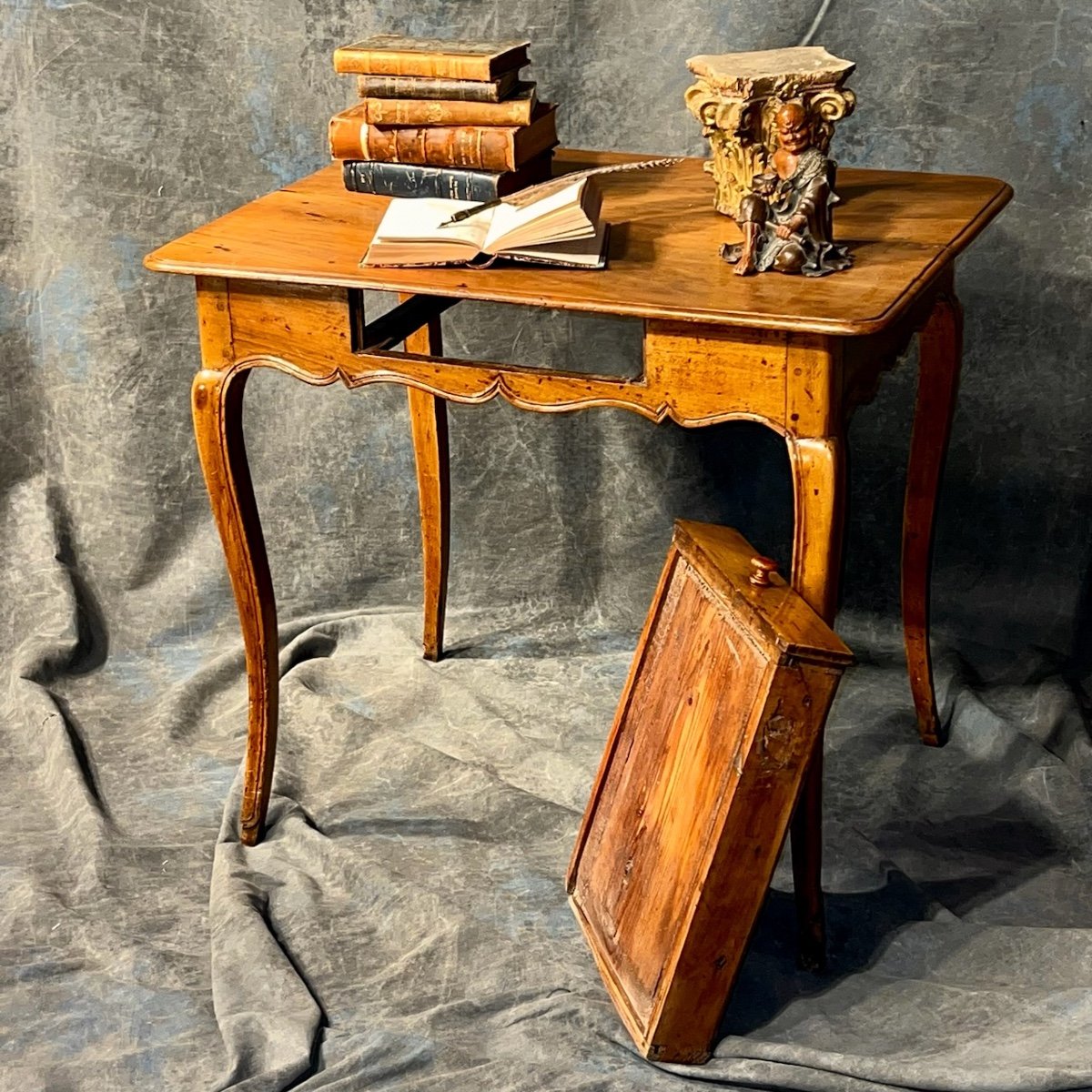 Table D’appoint Noyer XVIII Eme – Image 4