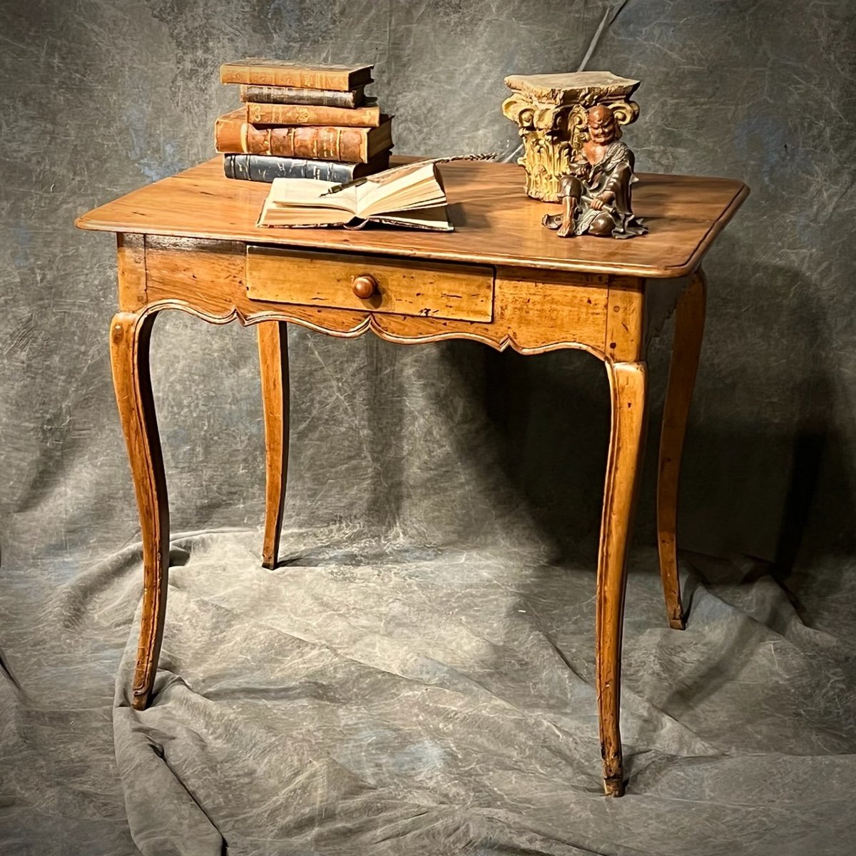 Table D’appoint Noyer XVIII Eme – Image 9