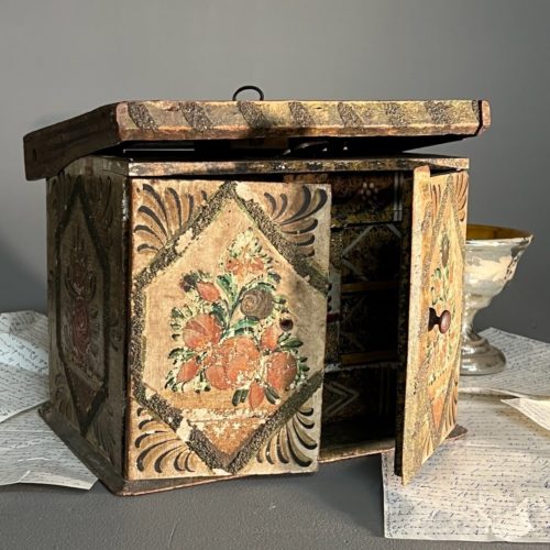 Cabinet Polychrome Art Populaire XIX ème