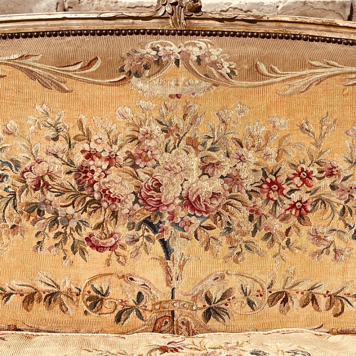 Canapé Gondole Tapisserie Fleurs Boiserie Laquée – Image 5