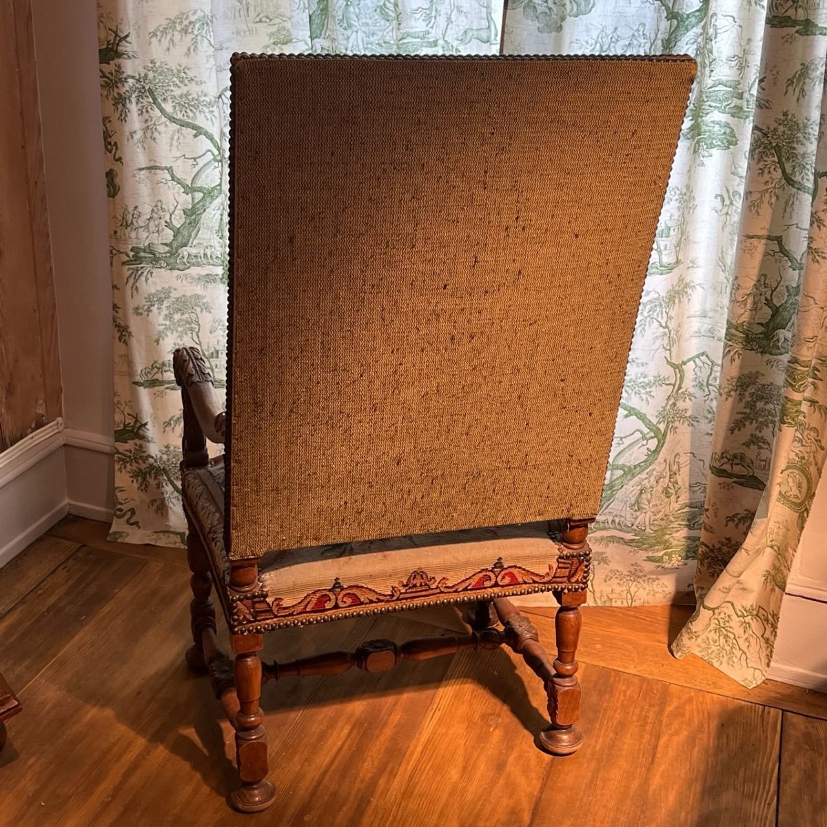 Fauteuil Louis XIII Tapisserie Au Paon Et à La Corbeille De Fleurs – Image 6