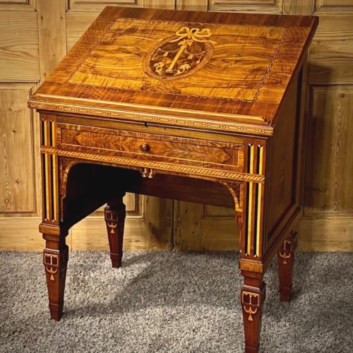 1134809-main-6465dbf7d14fb Bureau De Pente - Secretaire Marqueté de noyer et fruitier Louis XVI