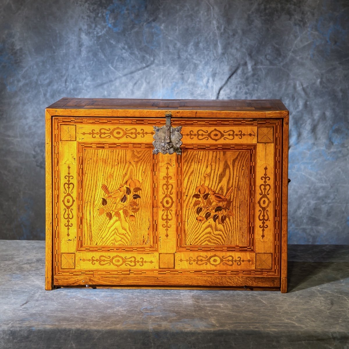 Cabinet XVII ème Décor Marqueté Fleurs, Oiseaux, Musique Et Architectures. – Image 3