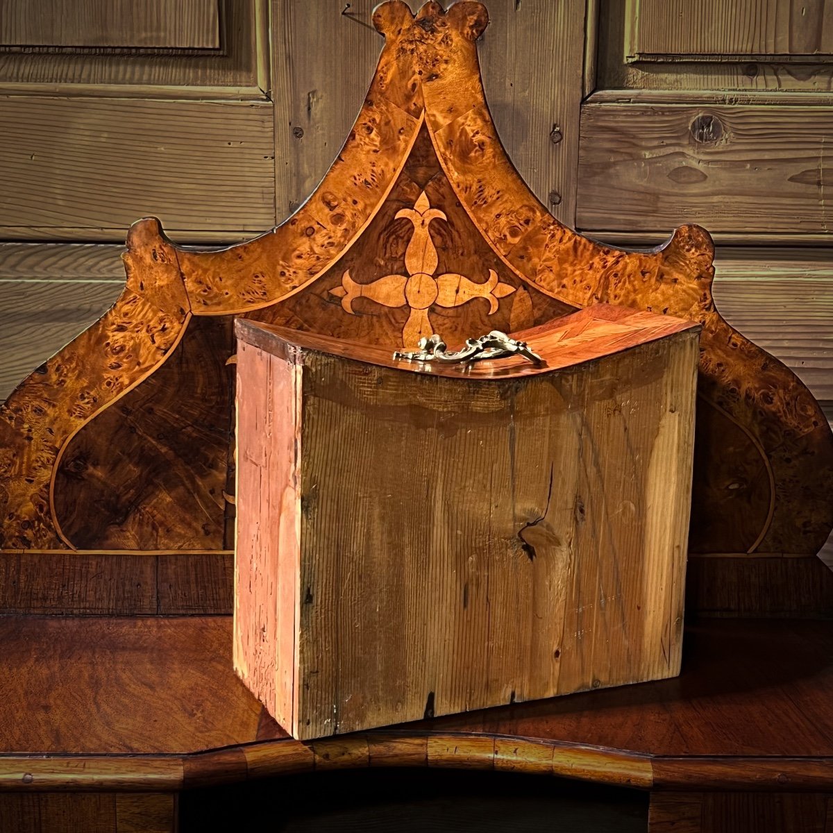 Oratoire Marqueté Noyer Vienne 18 ème – Image 3