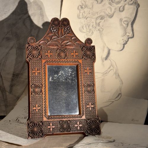 Miroir à chevalet art populaire fruitier sculpté XIXème