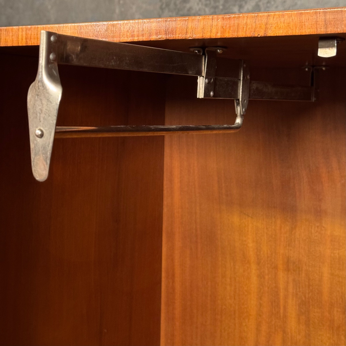Petite Armoire d’Officier Art Déco – Image 8