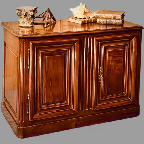 1550759-main-682c224bcd694 Buffet Sur Plinthe 18 ème Bois Fruitiers
