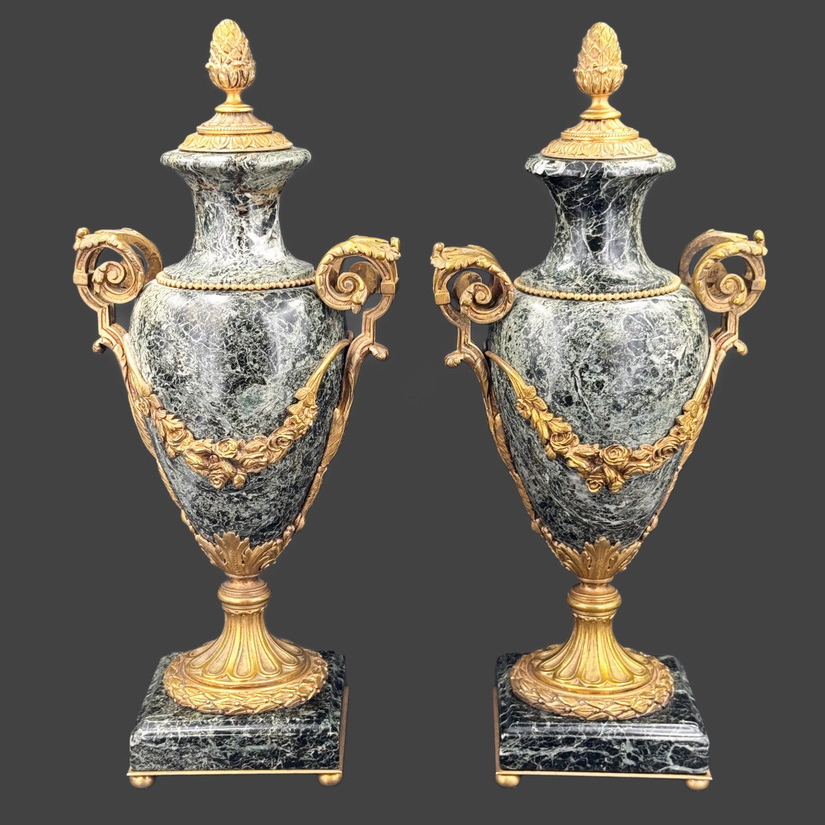 Paire de cassolettes vases bronze et marbre vert – Image 2