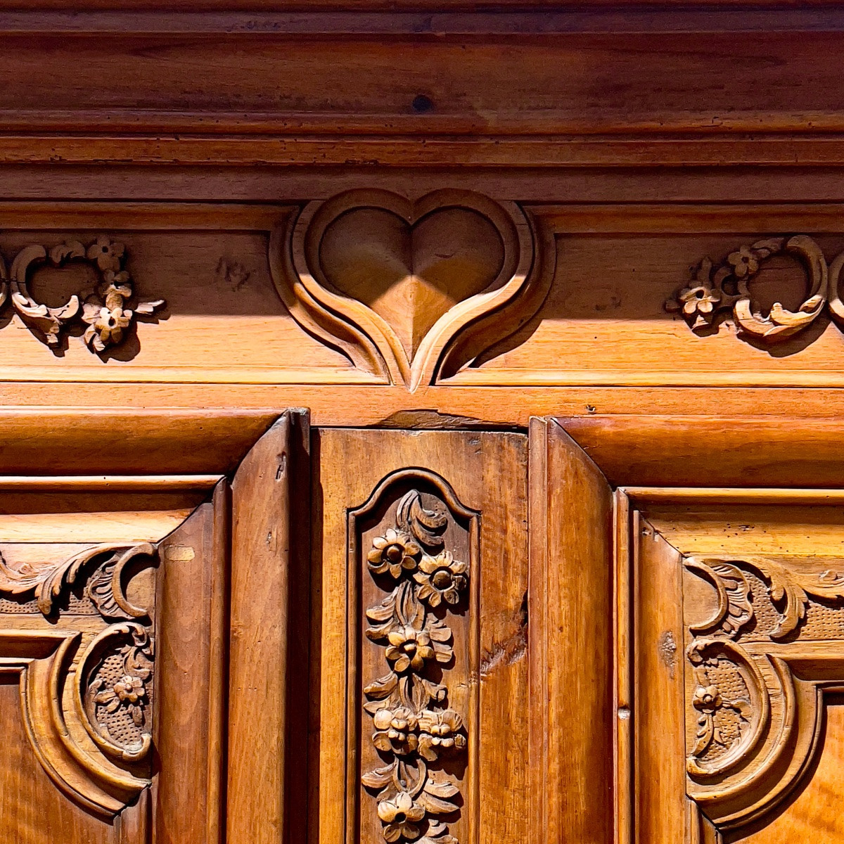 Armoire 18 ème Noyer Lyon – Image 6