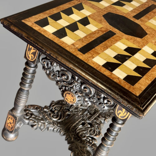 Table d'apparat, plateau marbre, Italie 17ème, piétement sculpté