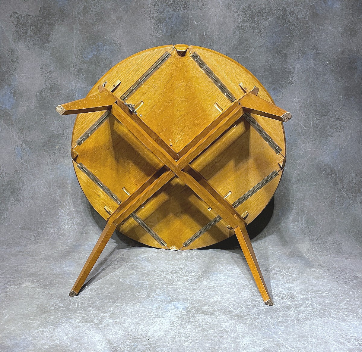 Ensemble table "marguerite" et chaises de Marcel Gascoin – Image 4