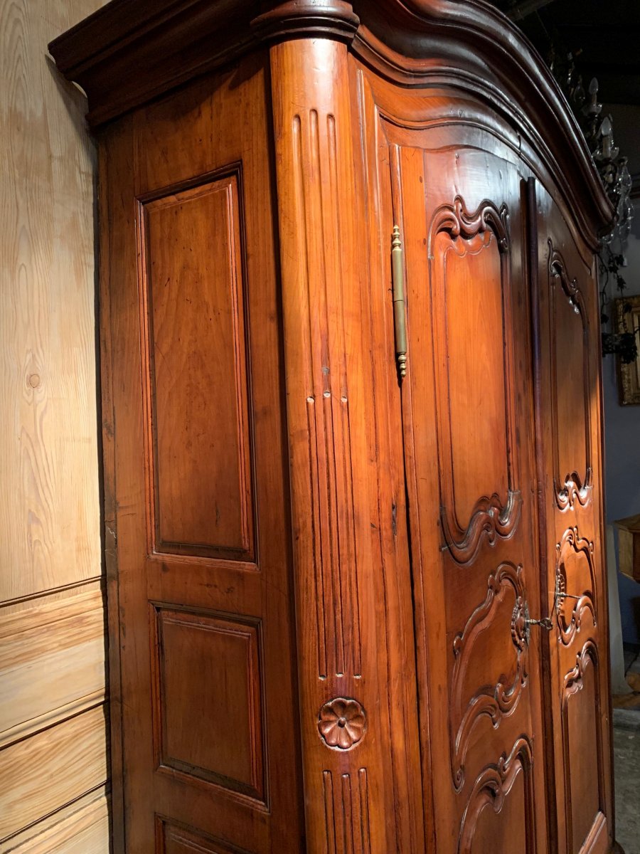 Armoire Alsacienne Du Sundgau Régence, Chapeau De Gendarme 18ème En Fruitier – Image 3